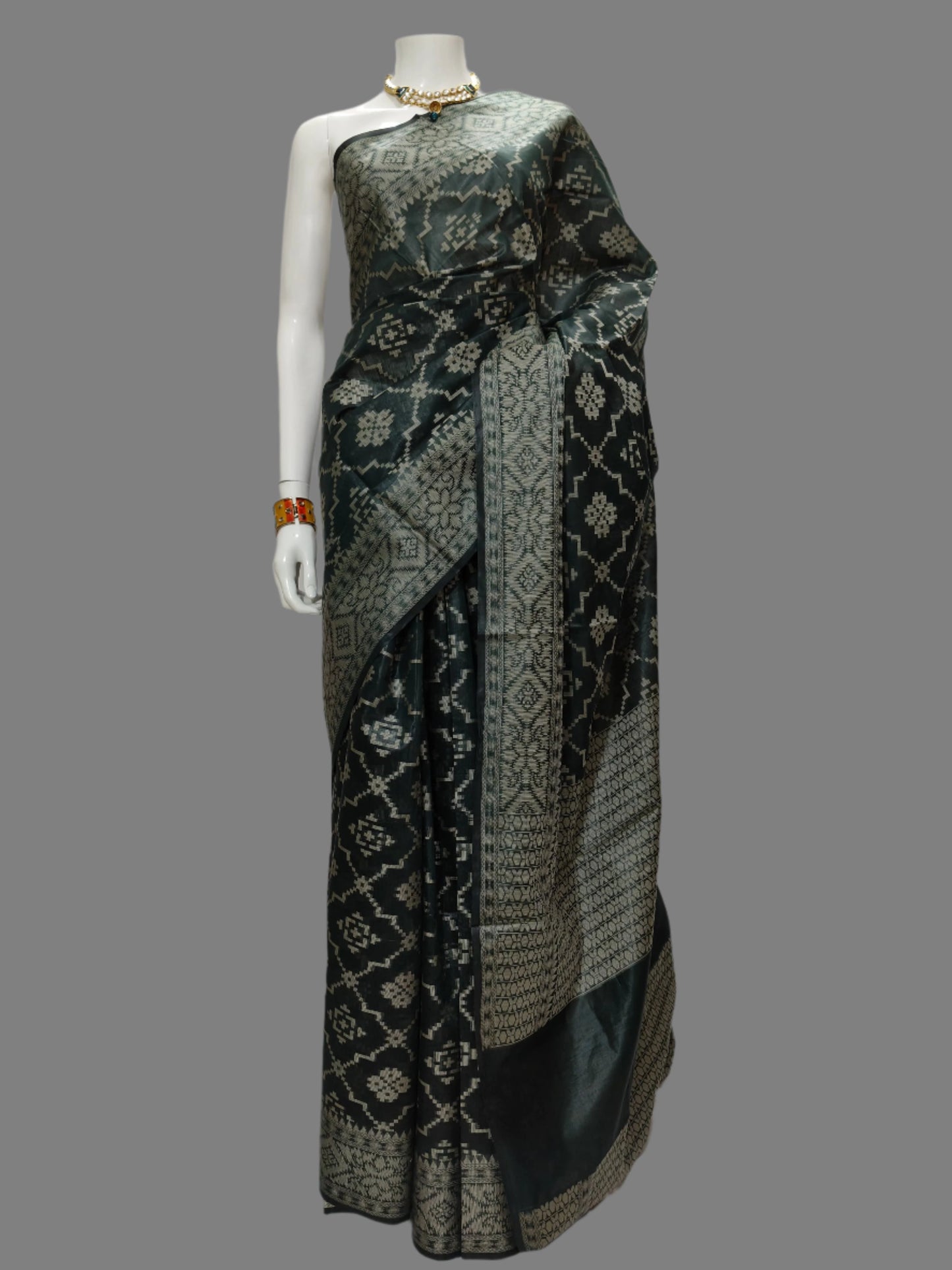 Banarasi Cotton Silk Saree With Unstitched Blouse