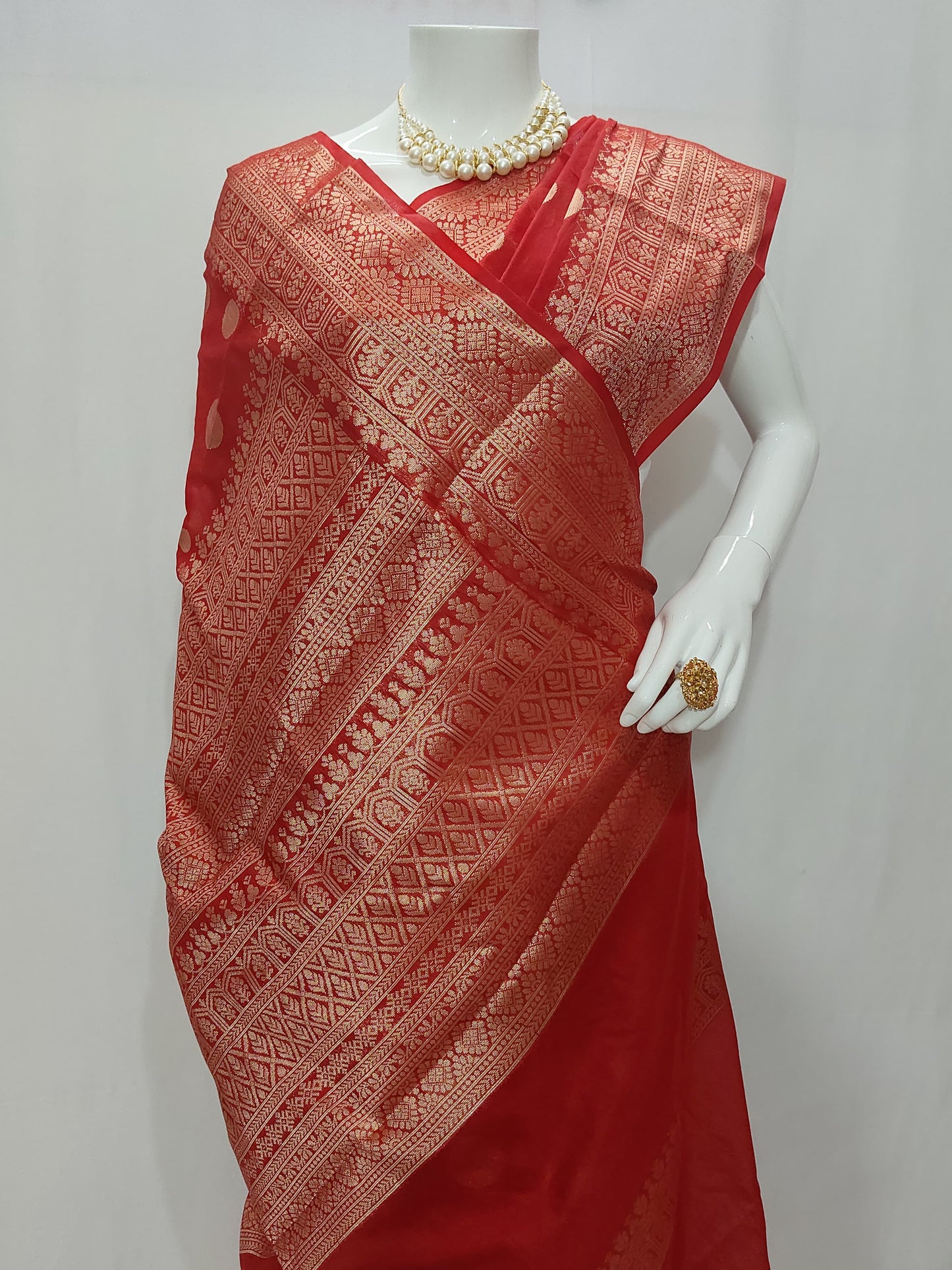 Red Banarasi Georgette Saree With Unstitched Blouse