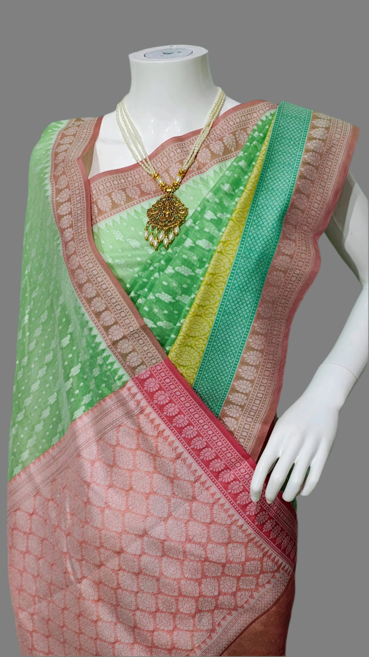 Banarasi Cotton Silk Saree With Unstitched Blouse